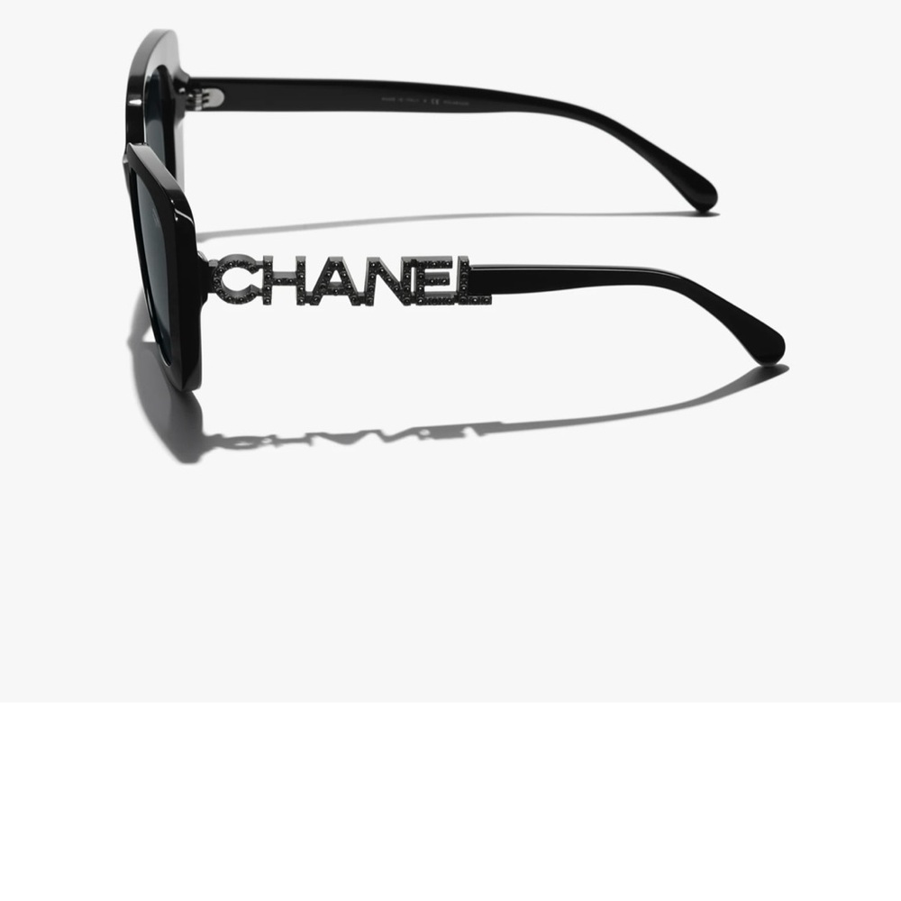 CHANEL Sunglasses. AUTHENTIC & POLARIZED. Black frame grey lenses. ❗️LIKE NEW ‼️